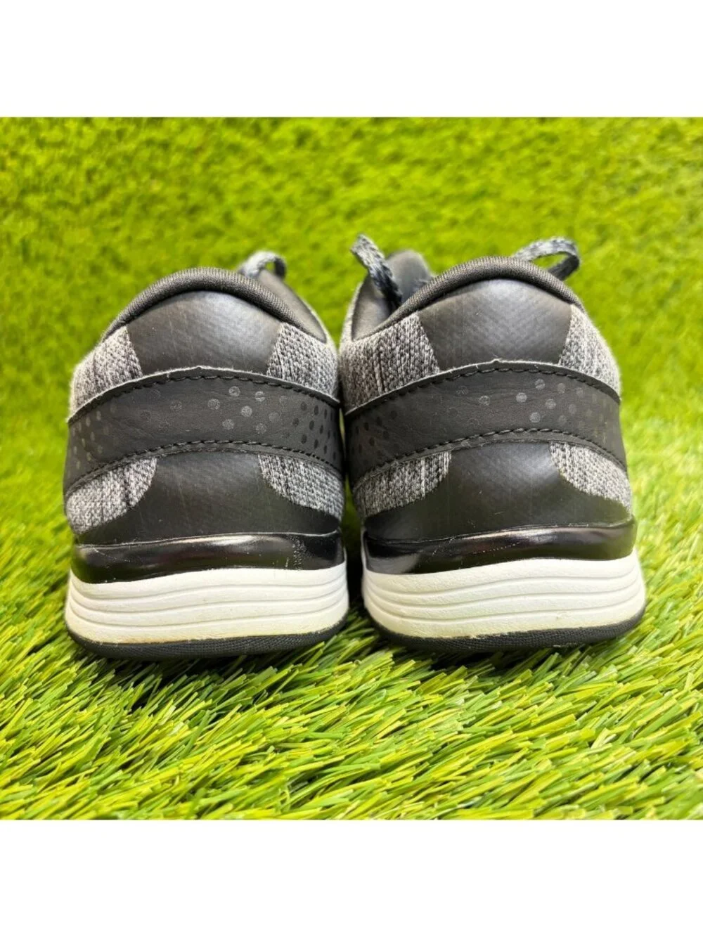 New Balance 577 V4 Womens Size 10 Gray Black Athletic Running Shoes Sneakers
